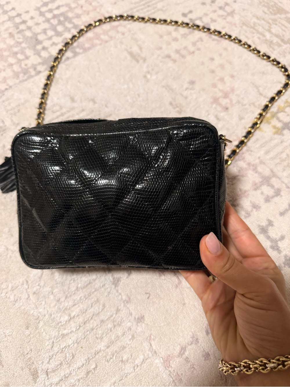 CHANEL Black Quilted Lizard-Texture Crossbody with Gold Chain